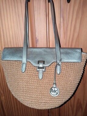Michael Kors Naomi Large Wowen Straw Tote with Gold Metallic Flap And Straps